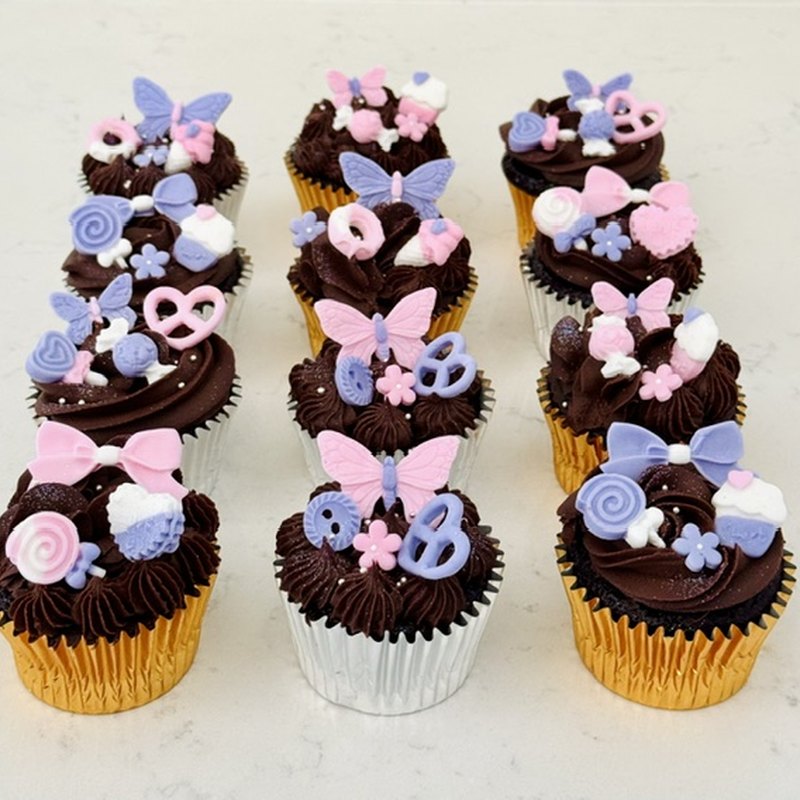 Cupcakes — Fondant flowers