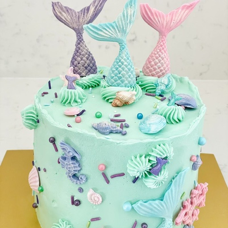 Custom cake — Mermaid tails