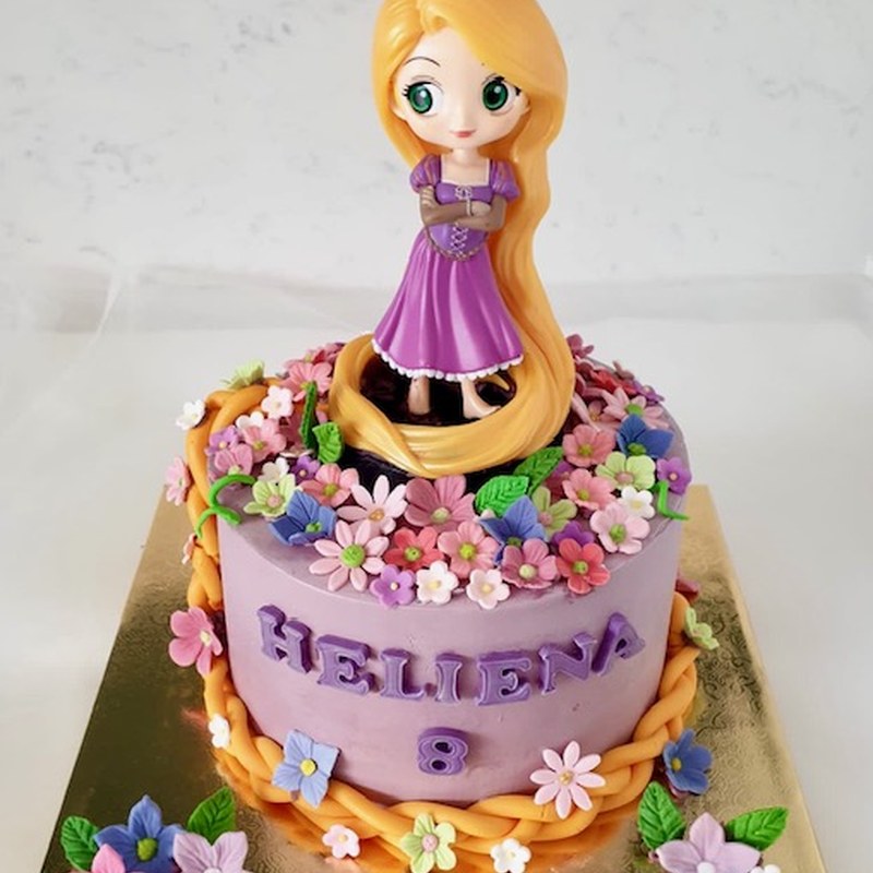 Custom cake — Princess & flowers